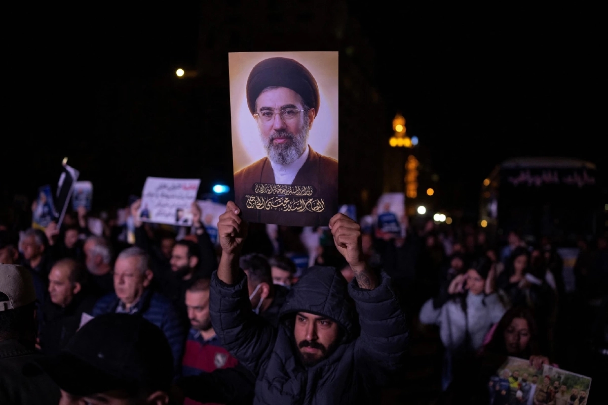 ระส่ำ! "โมจตาบา" ผู้นำอิหร่านป่วยหนัก หวั่นเกิด "สุญญากาศอำนาจ" - สงครามใหญ่