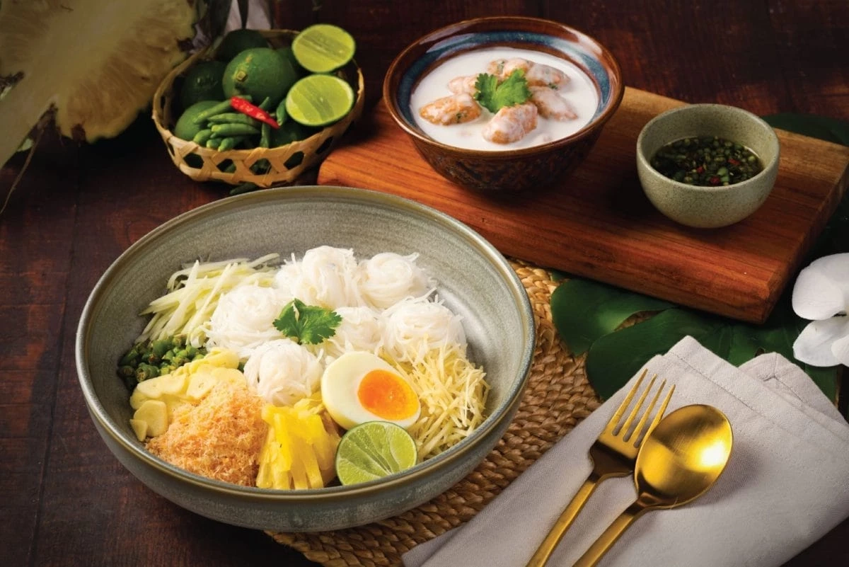 CR: ร้านอาหารไทย “ทองหล่อ”
