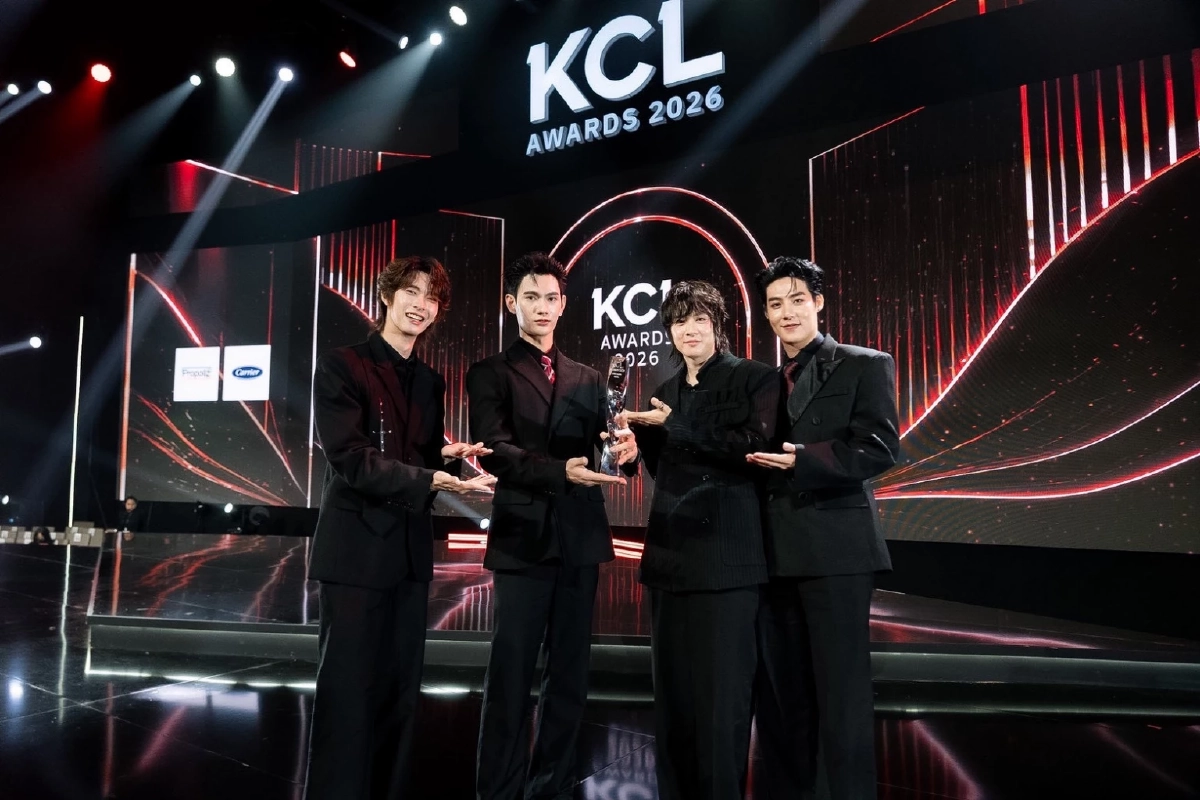 "พาเวล นเรศ" คว้ารางวัลนักแสดงชายยอดนิยม  คมชัดลึกอวอร์ด ครั้งที่ 22
