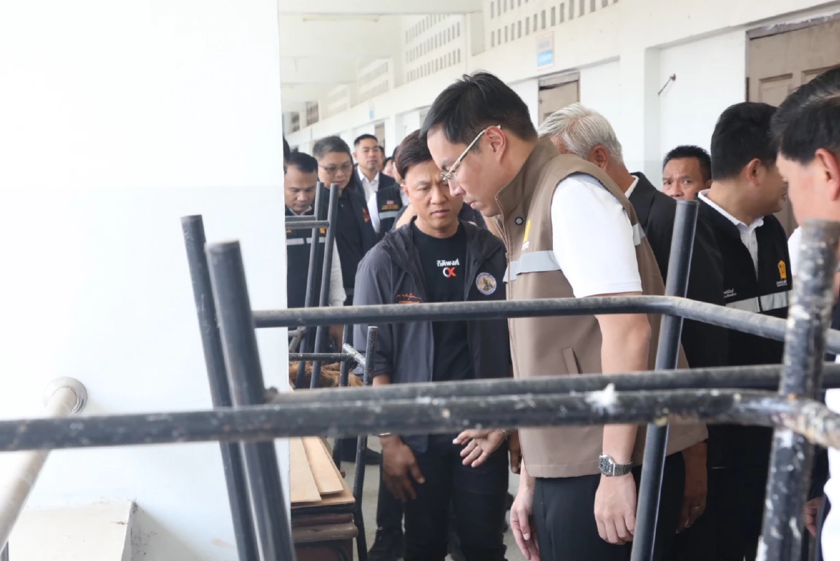"สส.ฉัตร" พรรคส้มตบมือรัวๆ "รมช.อัครนันท์" สปิริตแรงลงโคราชแก้ตึกเรียนทรุด