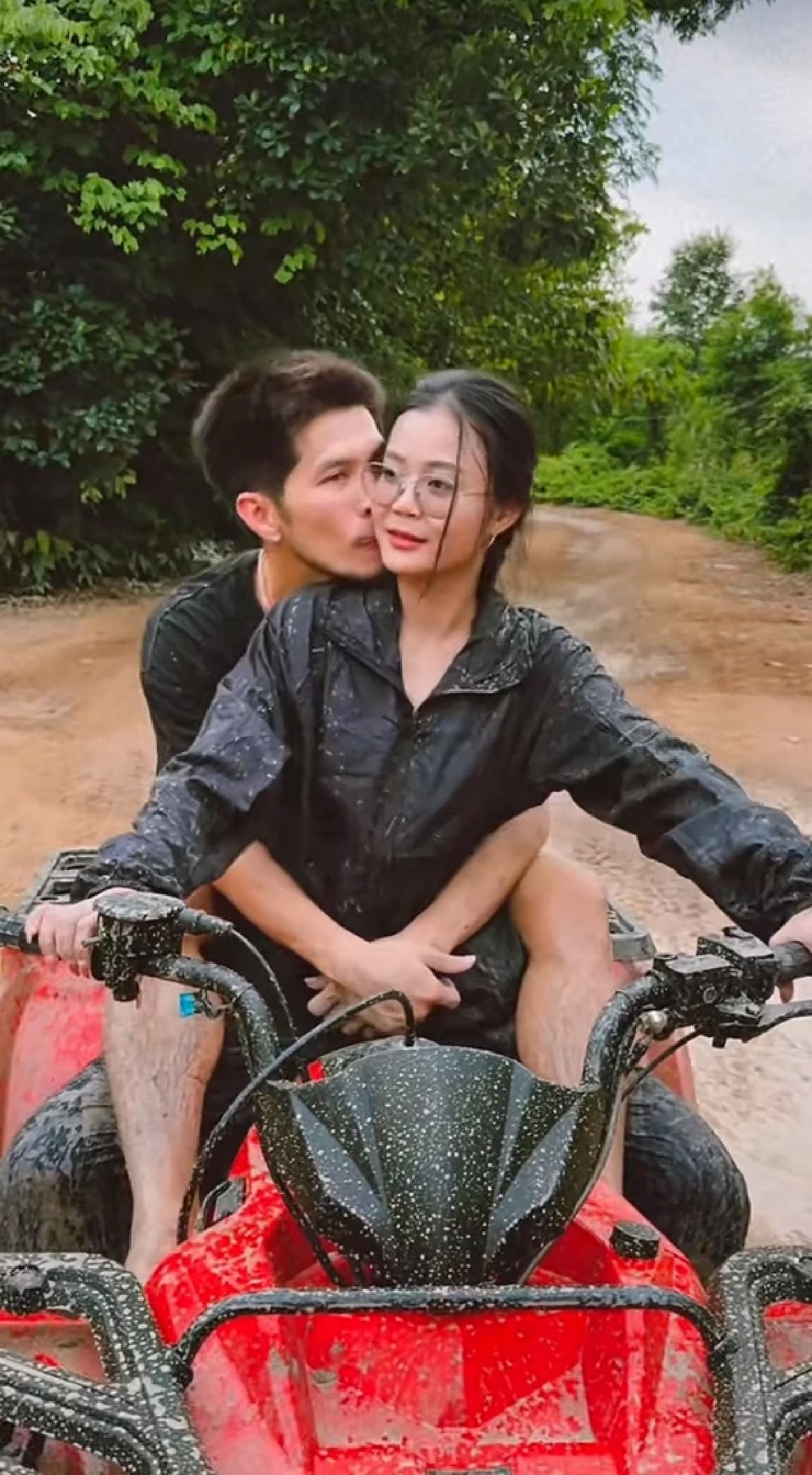 ดราม่าแรง! "ลำไย ไหทองคำ" เจอแซะ (คลิป) "กัปตันช้าง" แถมพาดพิงอดีตแฟน