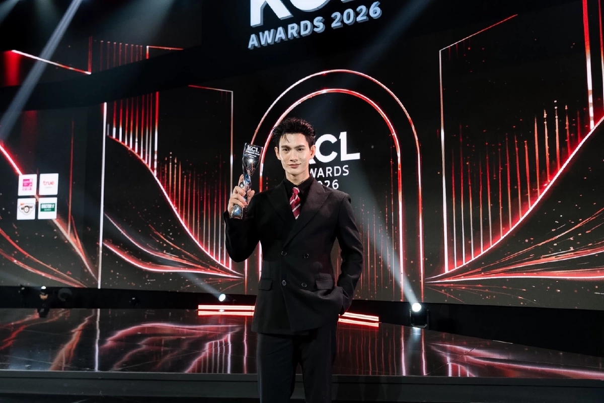 "พาเวล นเรศ" คว้ารางวัลนักแสดงชายยอดนิยม  คมชัดลึกอวอร์ด ครั้งที่ 22