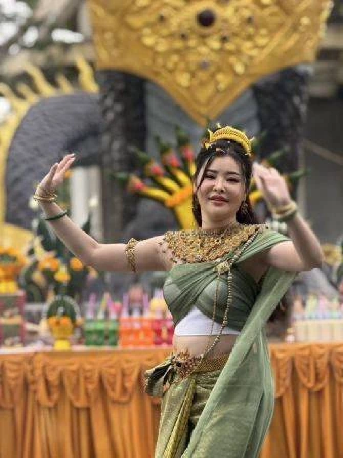 ขนลุก! พบ ‘เศียรนาคา’ กลางป่าโขงเจียม  ‘ลิลลี่ เหงียน’ รำแก้บนสมใจ