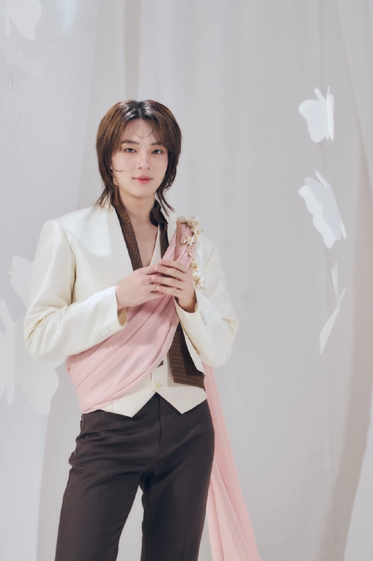 ‘นุนิว ชวรินทร์’ สะกดหัวใจแฟนซีรีส์! ถ่ายทอดรักมั่นคงข้ามภพ