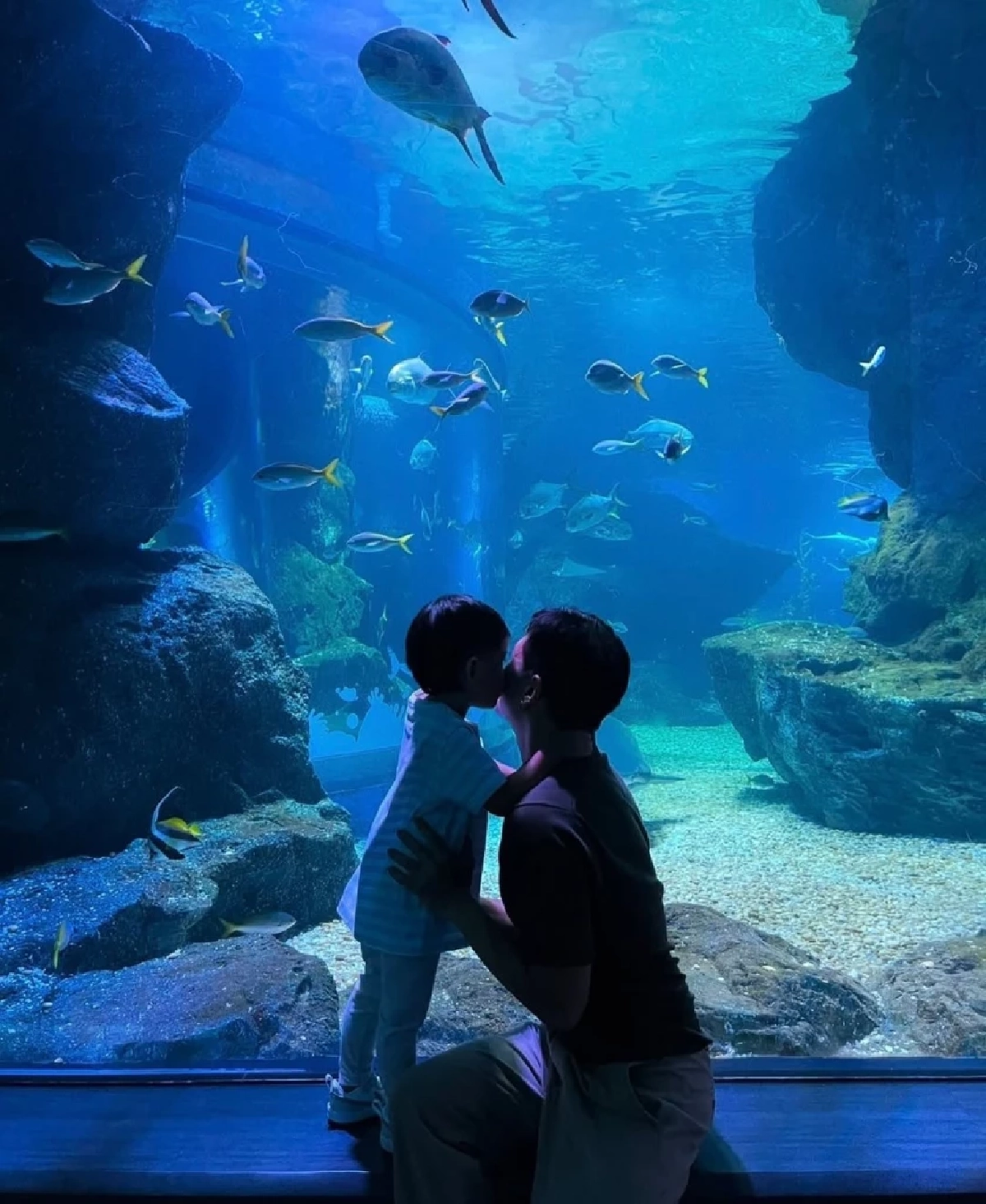 เกิดอะไรขึ้น? "แต๊งค์ พงศกร" โพสต์ภาพอุ้มลูกชวนสงสัย แฟนๆ ส่งกำลังใจ