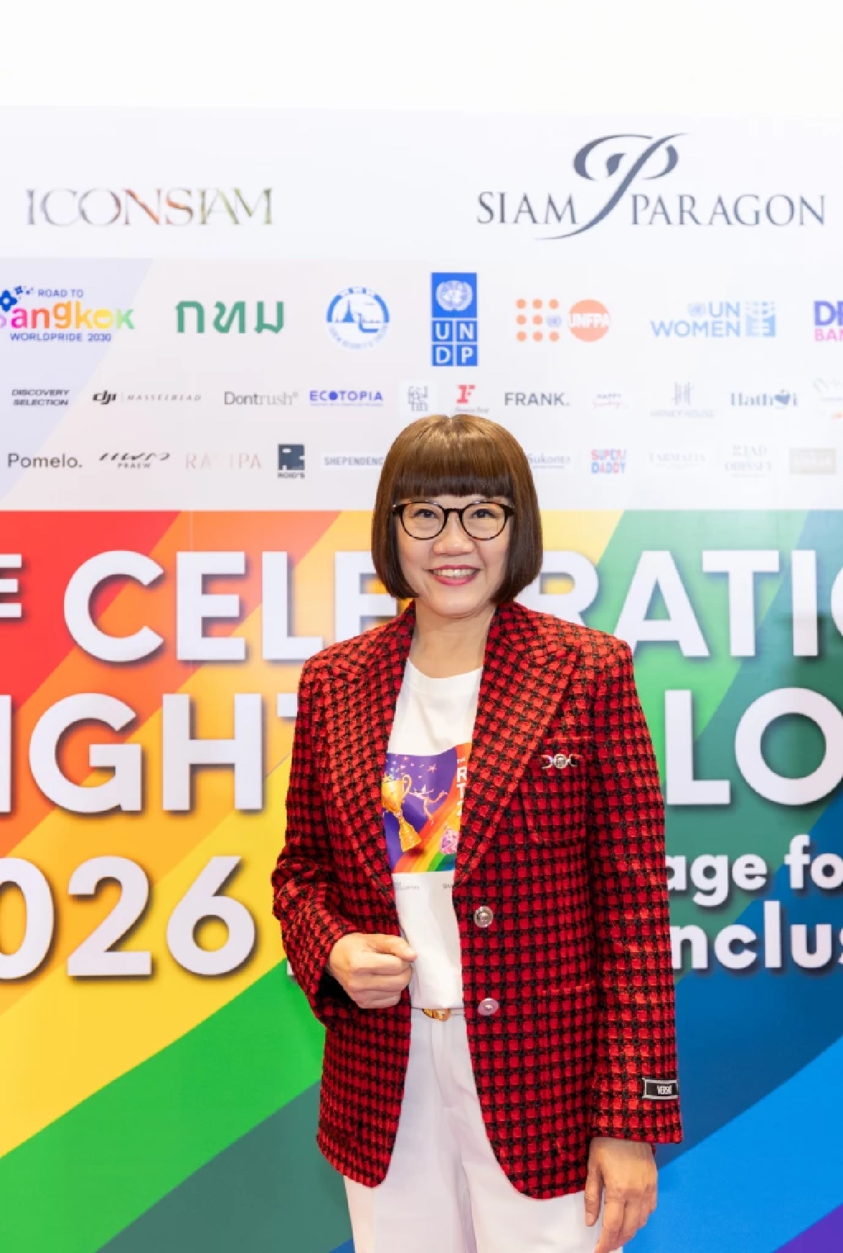 ไอคอนสยาม ดึงทัพดารา-คู่จิ้นตัวท็อป ร่วมจุดพลุสีรุ้ง ฉลอง Pride Month