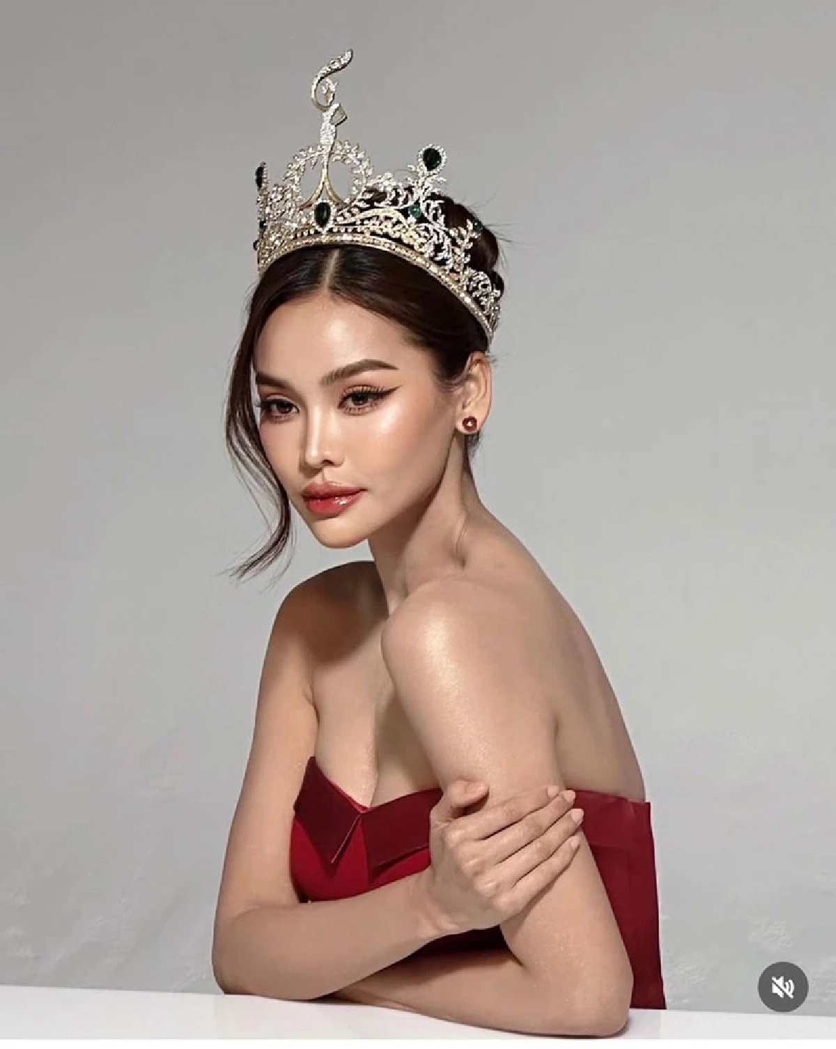 ต้นสังกัด ‘อิงฟ้า วราหะ’ แถลงด่วนป้องศิลปิน แจงปมดราม่ากั้นห้องน้ำ