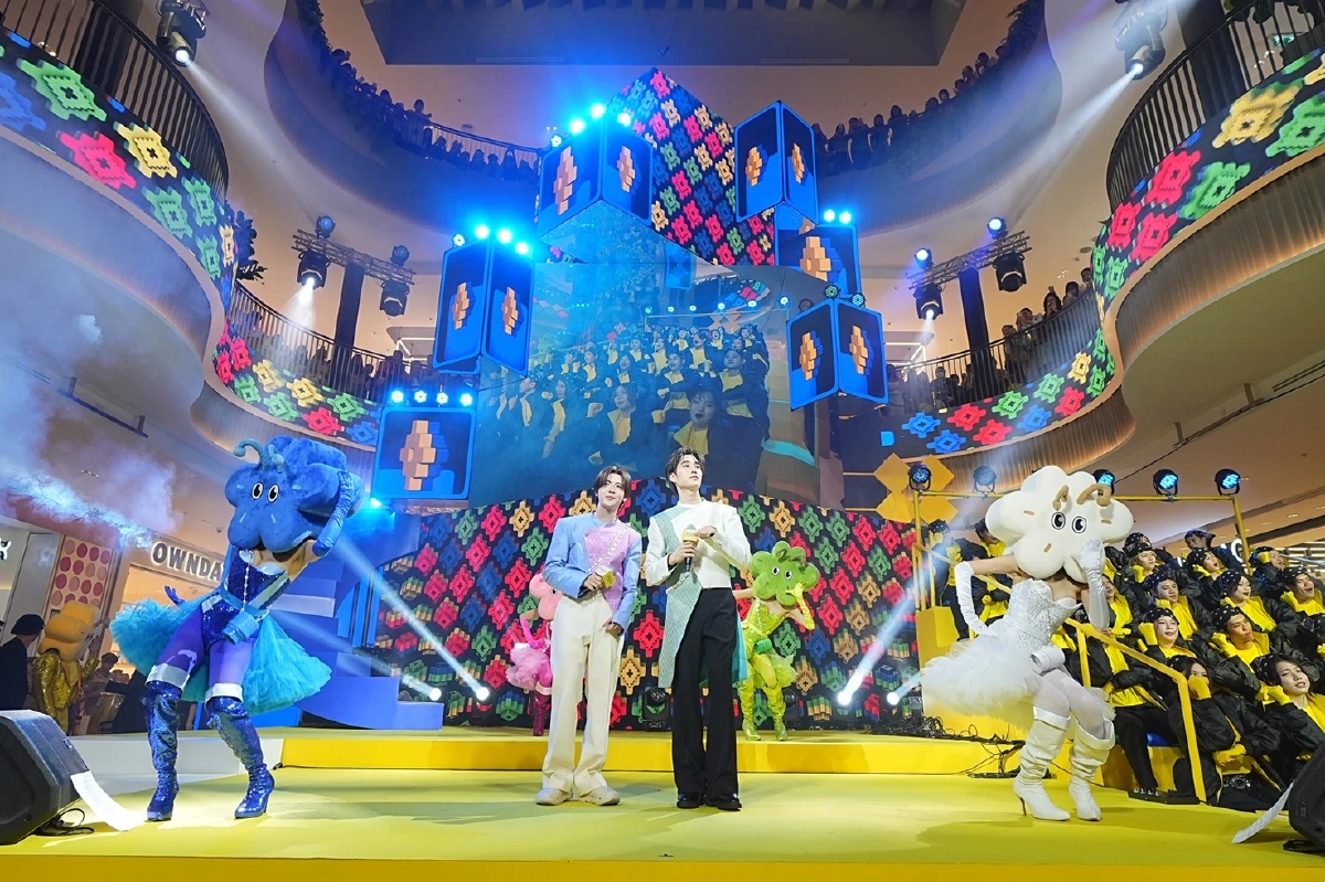 'เติ้ล-เฟิร์สวัน' เสิร์ฟความม่วนสะเทือนอีสาน ร่วมฉลองยิ่งใหญ่