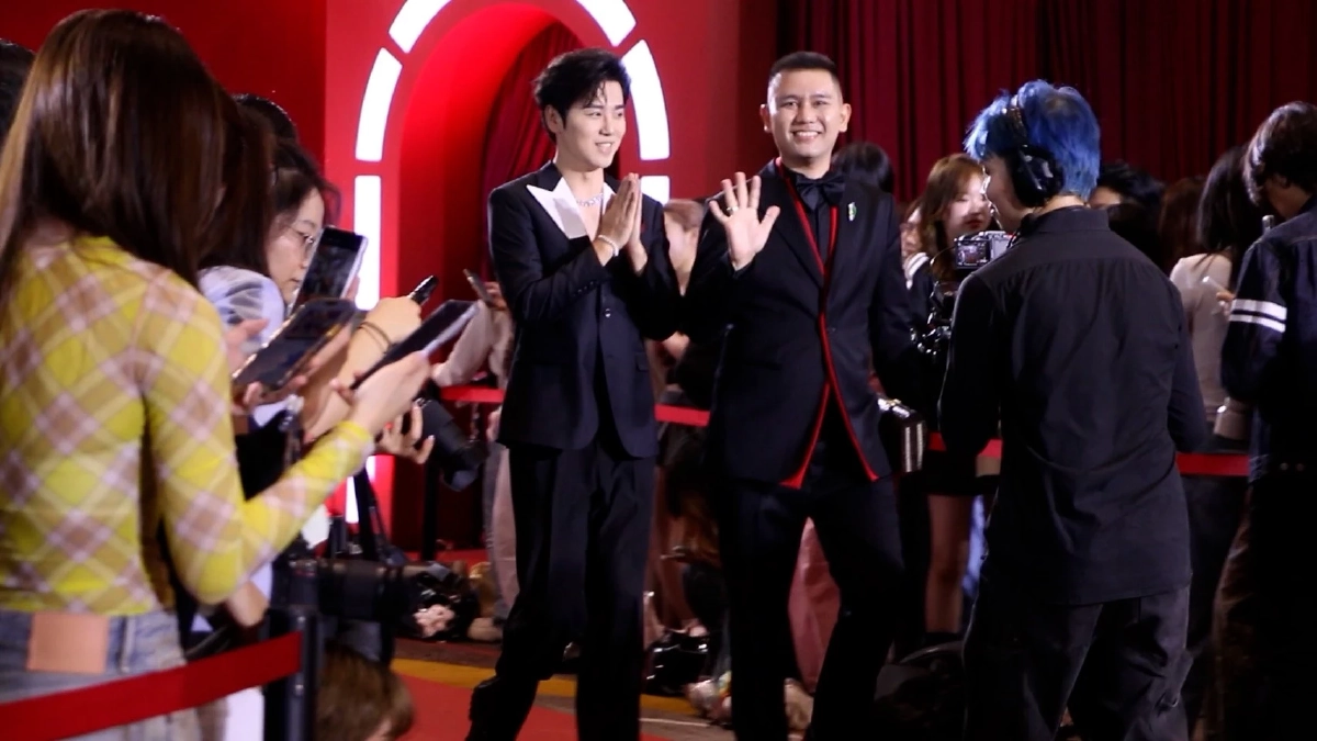 ‘จางหนาน–หันปิง’ บินลัดฟ้าเช็กอิน ‘คมชัดลึก อวอร์ด ครั้งที่ 22’