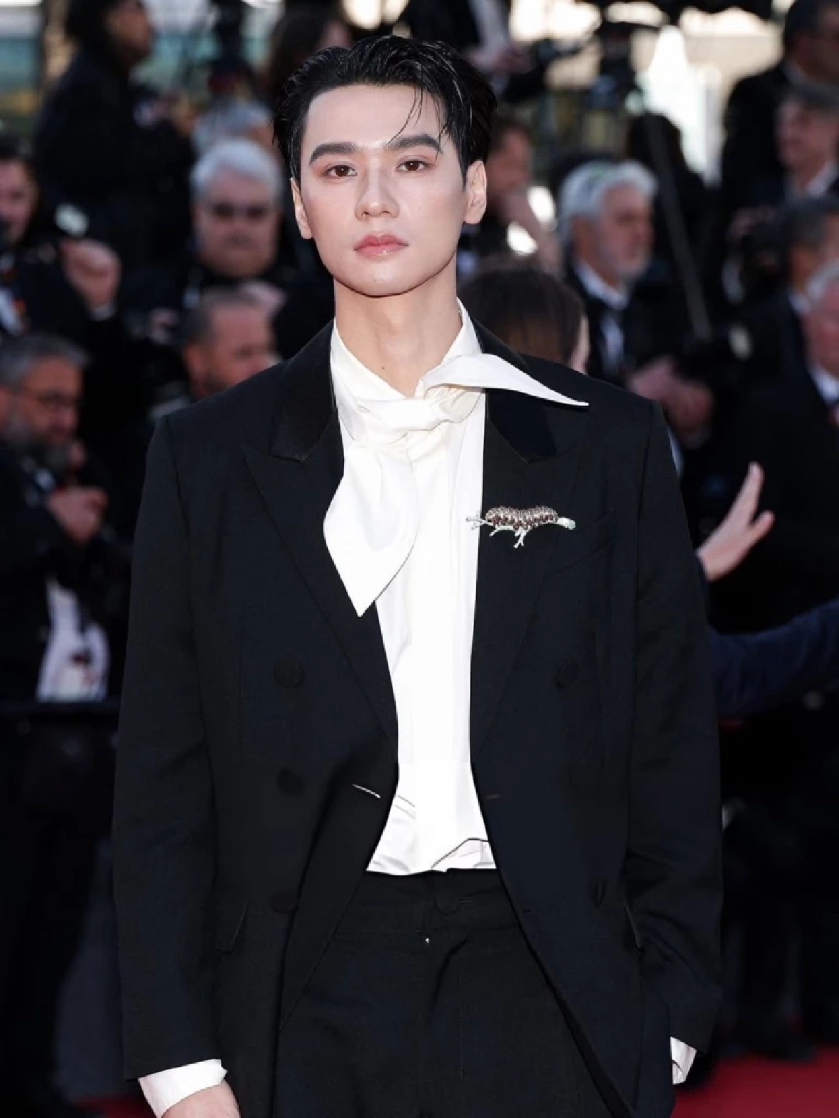 ลิสต์ 5 หนุ่มไทยออร่าพุ่งพรมแดงเมืองคานส์ หล่อ เท่ ลุคอินเตอร์ทุกองศา