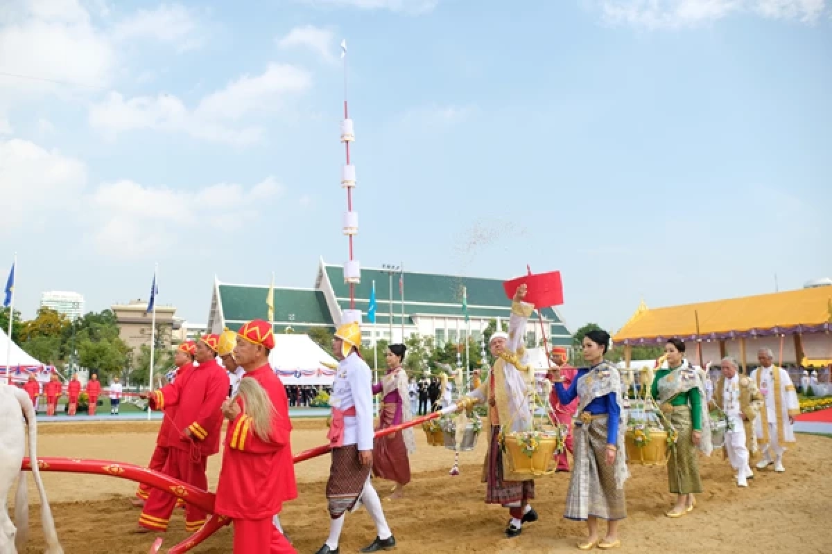 "วันพืชมงคล 2569" ตรงกับวันไหน เปิดที่มาพระราชพิธีสำคัญ พระยาแรกนา