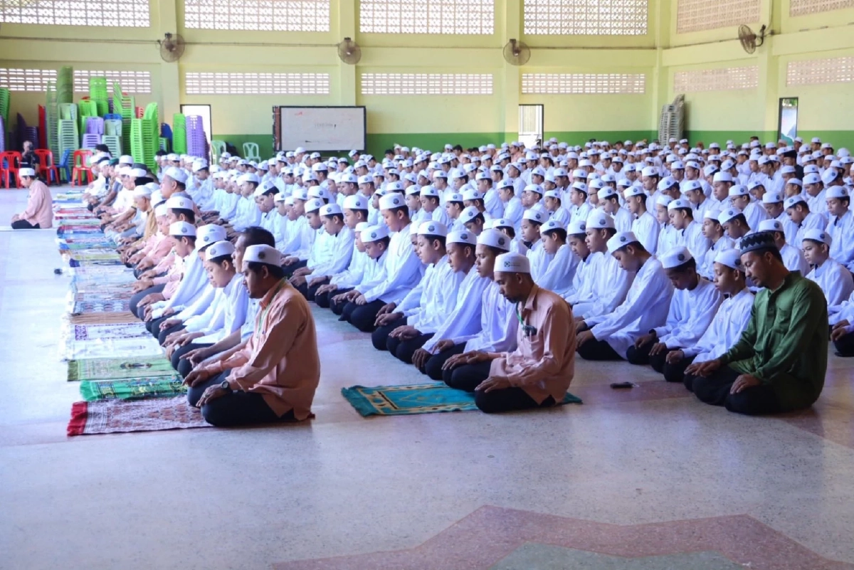 ชาวยะรัง ละหมาดฮายัต ขอสันติสุข หลังเกิดเหตุสูญเสีย "ครูฟาตีเม๊าะ"