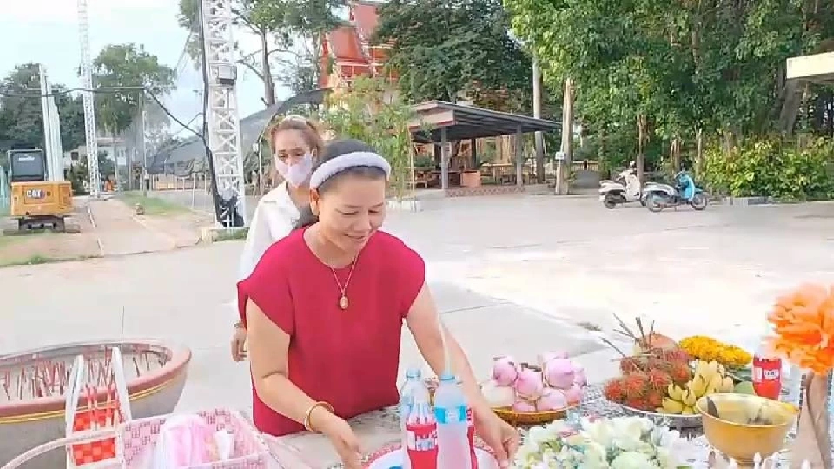 ขนหัวลุก! สายมูขอเลขเด็ด "ท้าววิรูปักษ์" จู่ๆ เสียงเด็กปริศนาทัก ขวดน้ำแดงคว่ำเอง