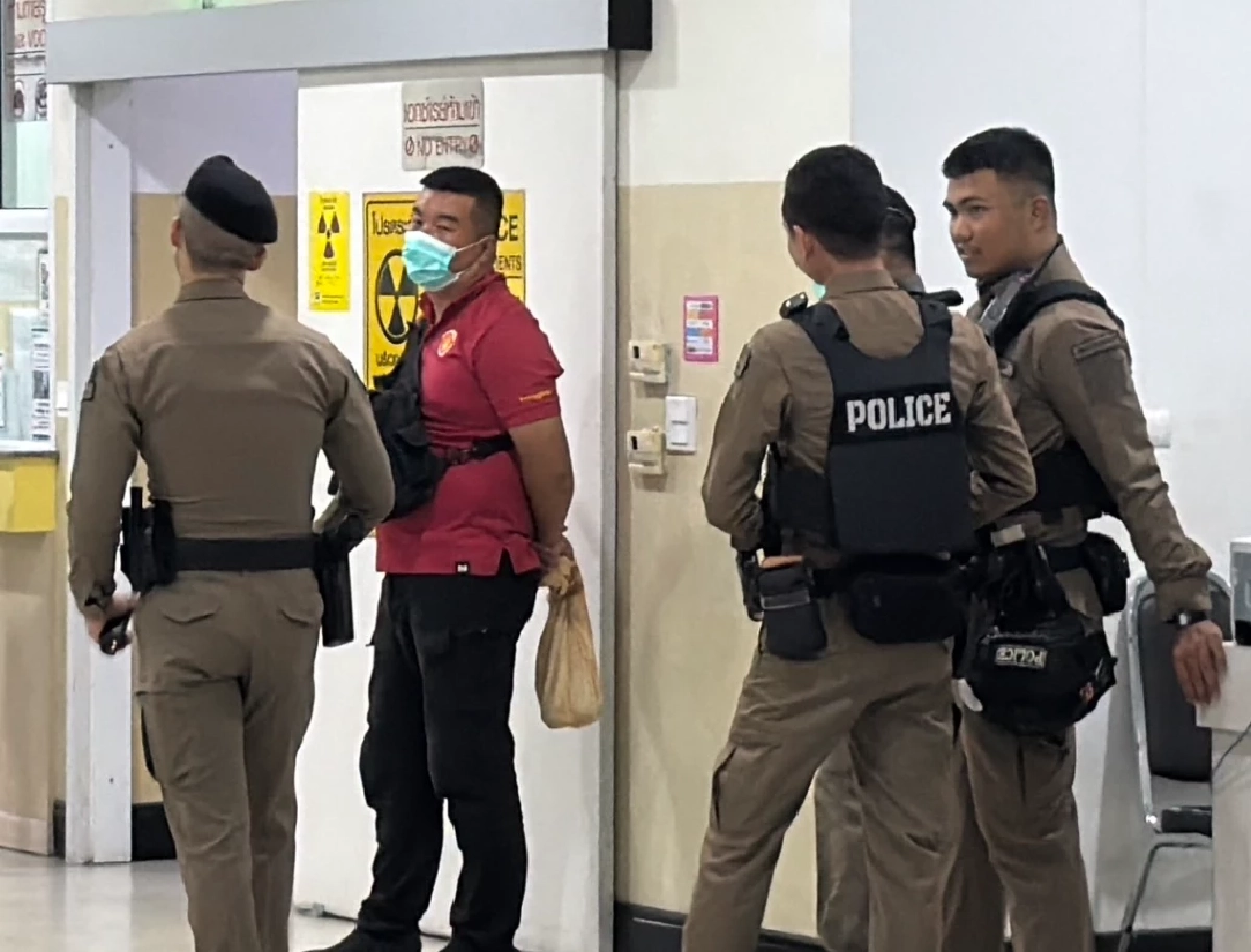 หามส่ง รพ. "หมิงเฉิน ซัน" หนุ่มจีนซุกอาวุธ ชักเกร็งระหว่างพาตัวเข้าเรือนจำ
