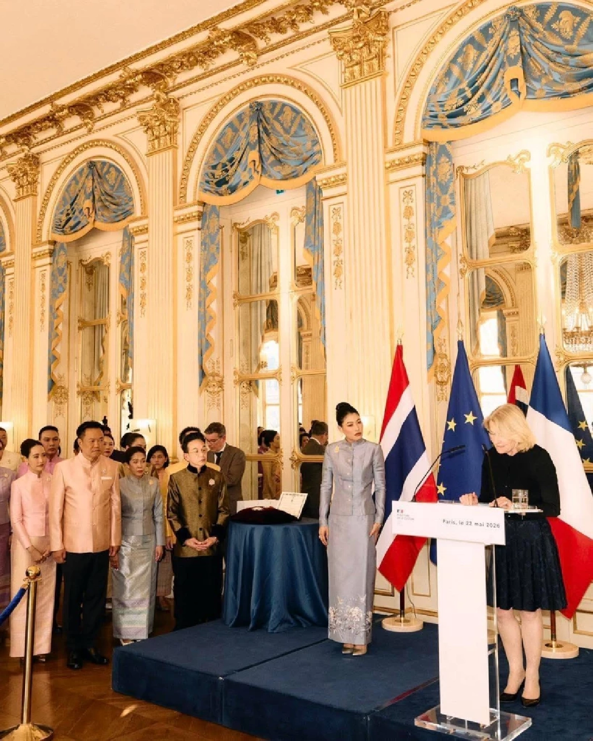 เจ้าฟ้าสิริวัณณวรีฯ  พระราชทานพระอนุญาตให้ฝรั่งเศสทูลเกล้าฯ ถวายเครื่องอิสริยาภรณ์