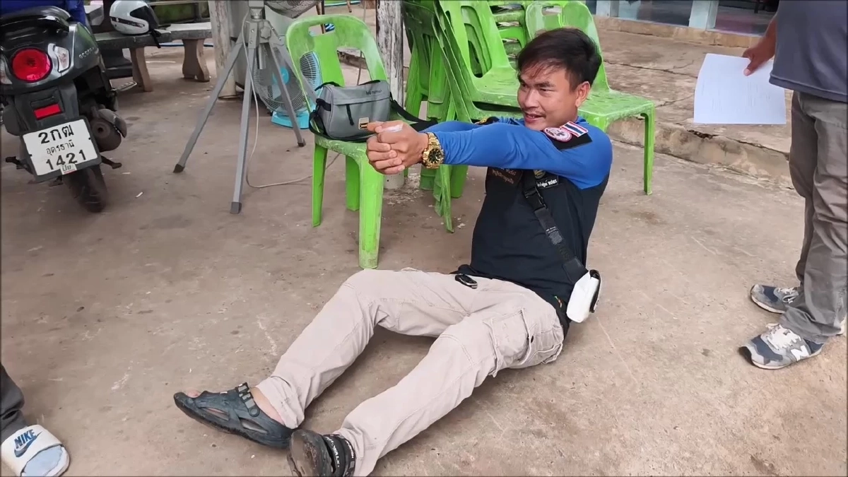นาทีเฉียดตุย กู้ภัยช่วย ร.ต.ต. เมาจยย.คว่ำ ฟื้นมากลับเหนี่ยวไกขู่ลั่น