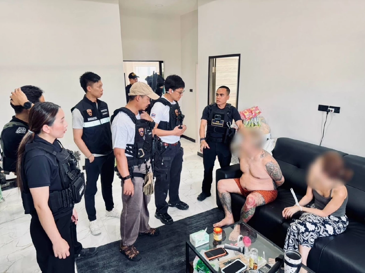ตกม้าตาย! รวบ แก๊งมาเฟียจีน หนีหมายจับทวงหนี้ดุ กบดานไทย