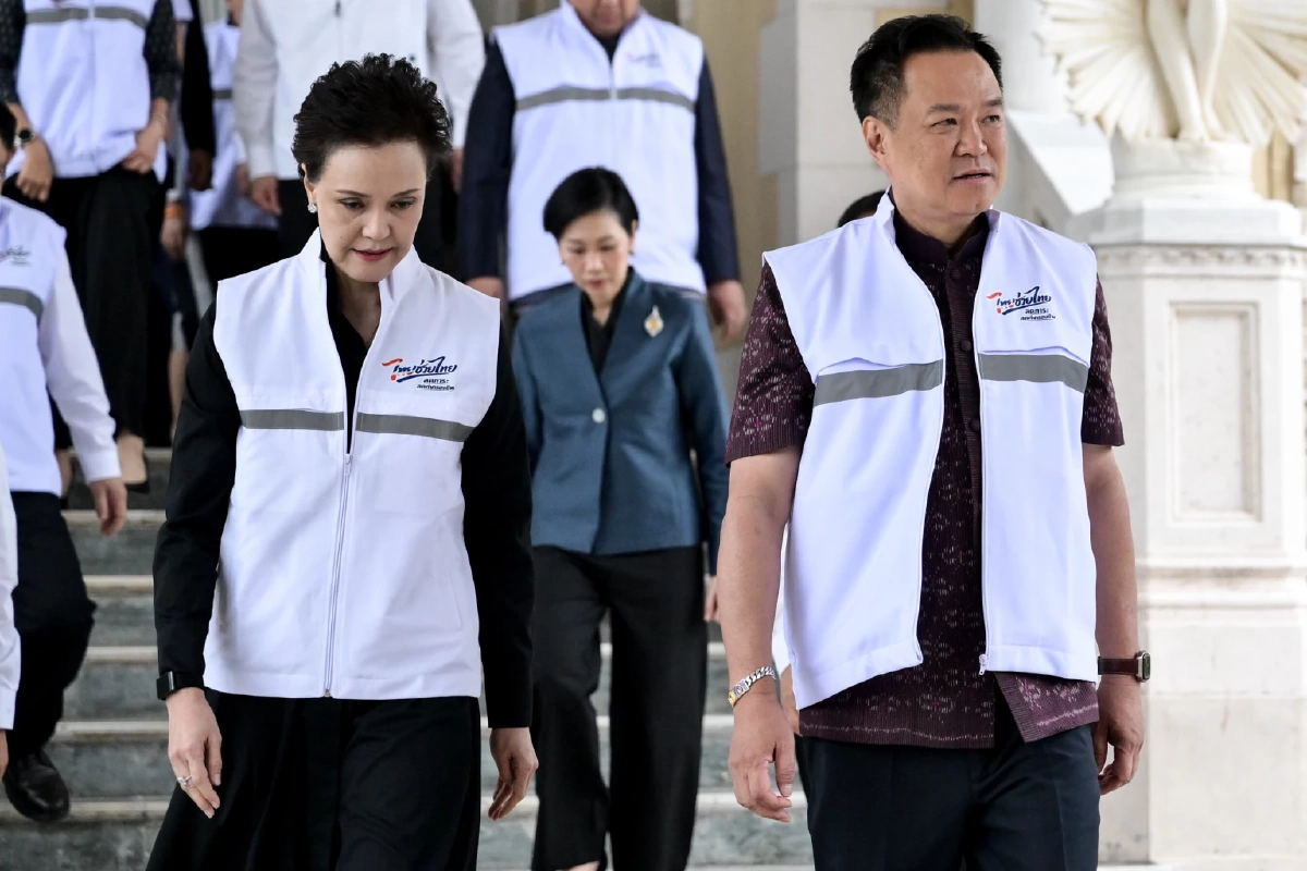 นายกฯ ควง "ศุภจี" ปล่อยขบวนรถพุ่มพวง โครงการ "ไทยช่วยไทย ลดภาระค่าครองชีพ"