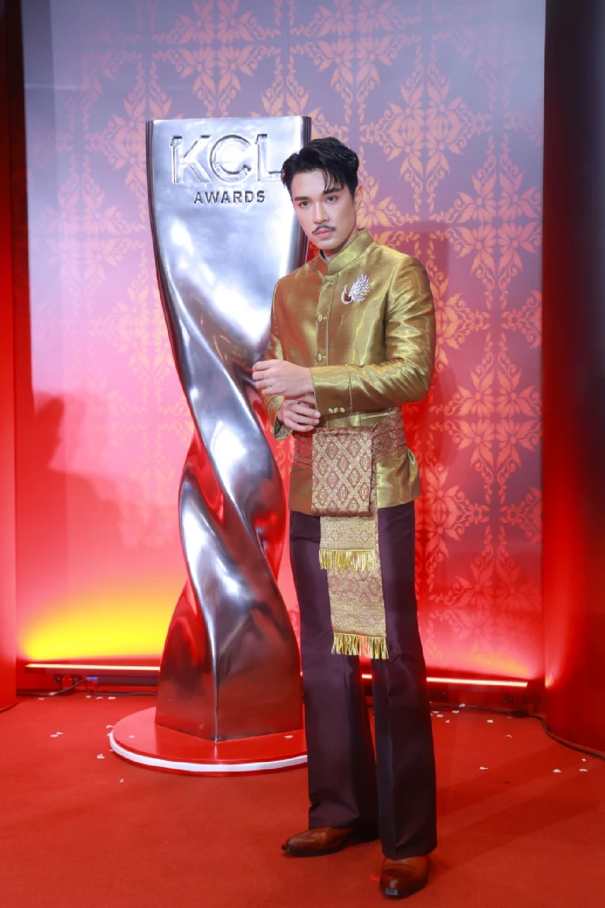 สะกดทุกสาย  ‘ชุดไทยพระราชนิยม’ บนพรมแดง คมชัดลึกอวอร์ด ครั้งที่ 22