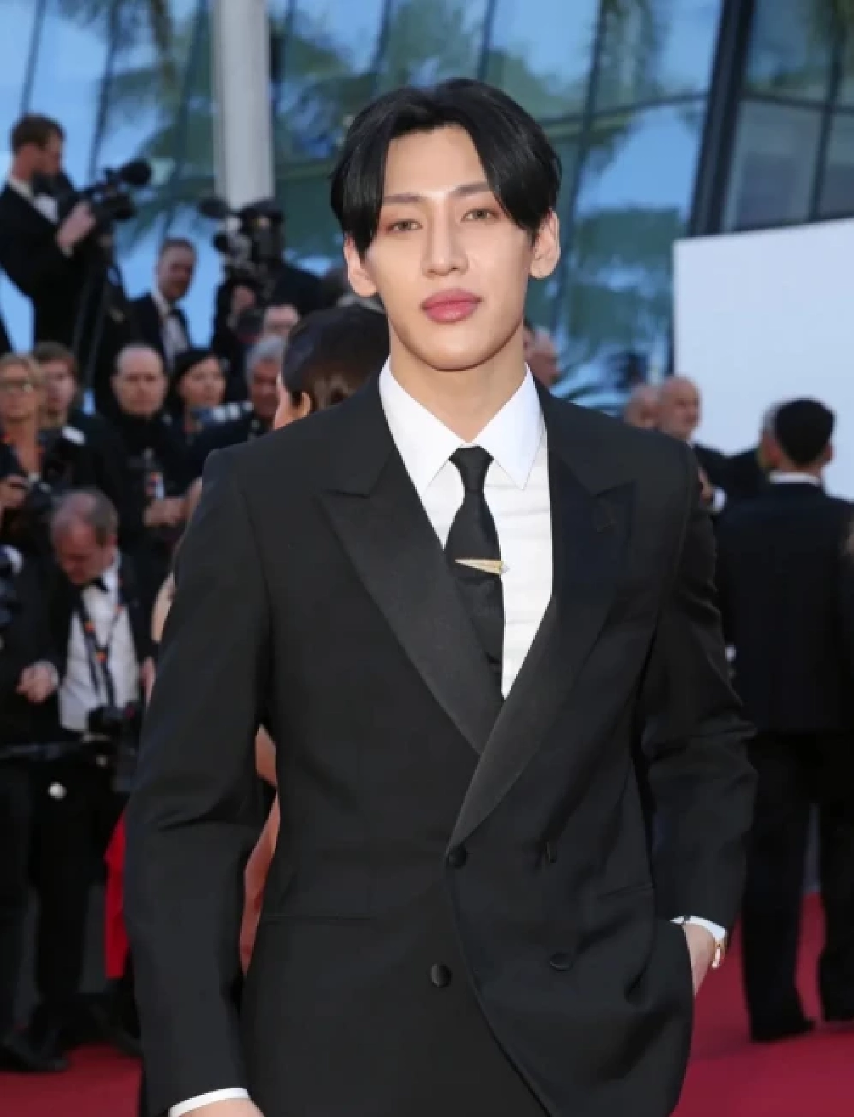 ลิสต์ 5 หนุ่มไทยออร่าพุ่งพรมแดงเมืองคานส์ หล่อ เท่ ลุคอินเตอร์ทุกองศา