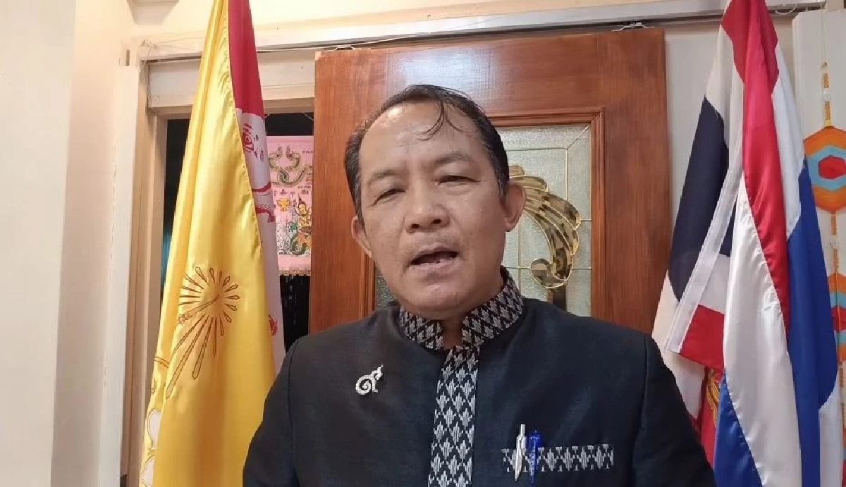 จนได้! "ศรีสุวรรณ" มาแล้ว ยื่นยุบพรรคประชาชน พาดพิงองคมนตรี