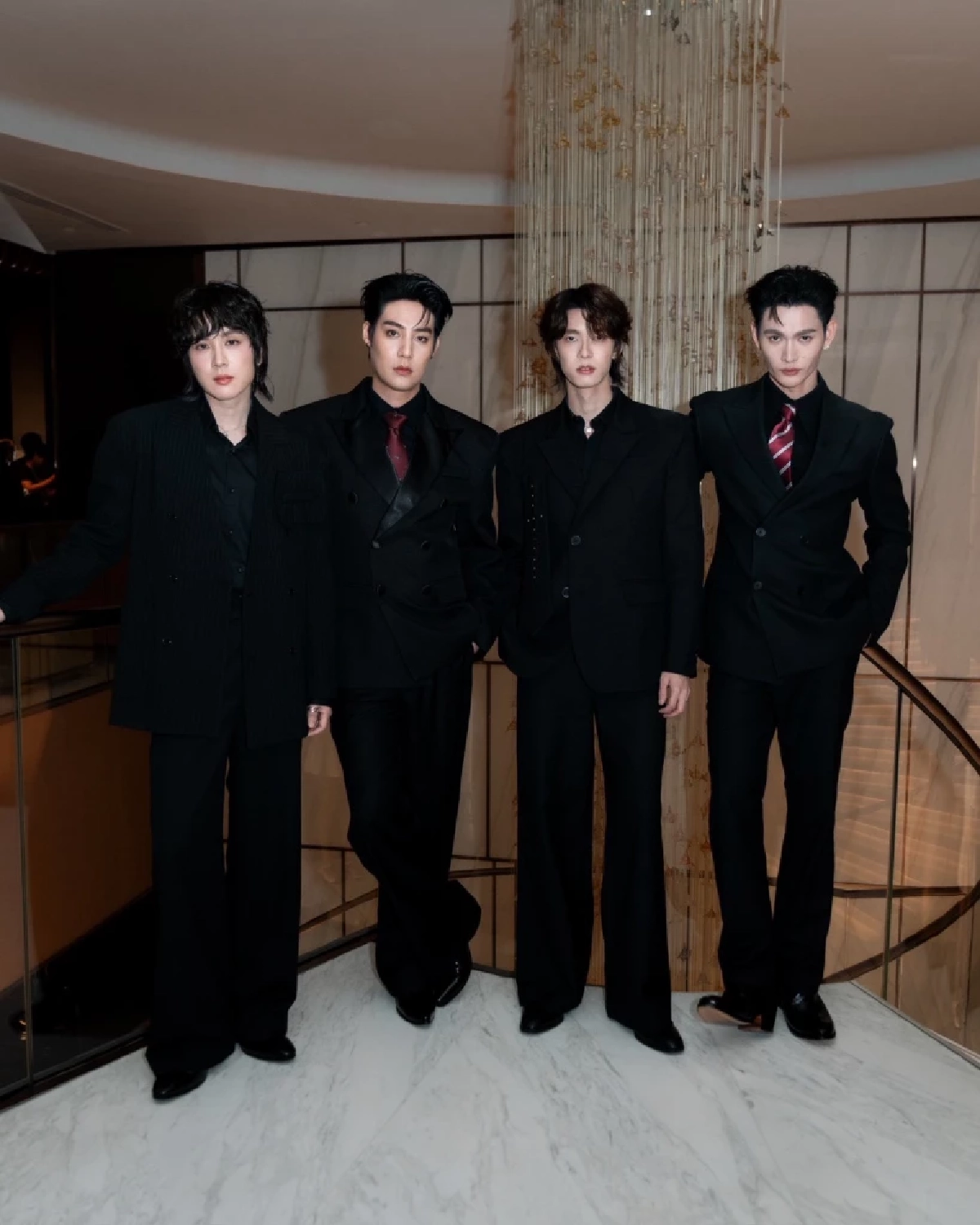"พาเวล นเรศ" คว้ารางวัลนักแสดงชายยอดนิยม  คมชัดลึกอวอร์ด ครั้งที่ 22