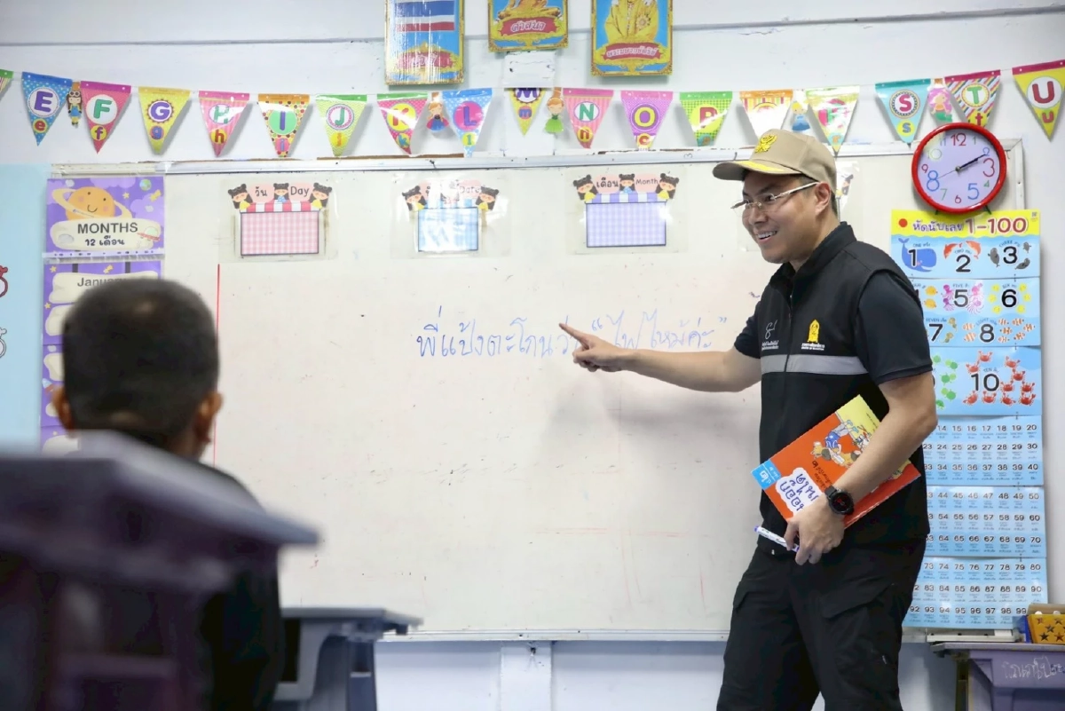 ‘อัครนันท์’ ขึ้นดอยเชียงราย ผงะ รร.ชายขอบเพิ่งมีไฟใช้ ลั่น! ดับเครื่องชนความเหลื่อมล้ำ