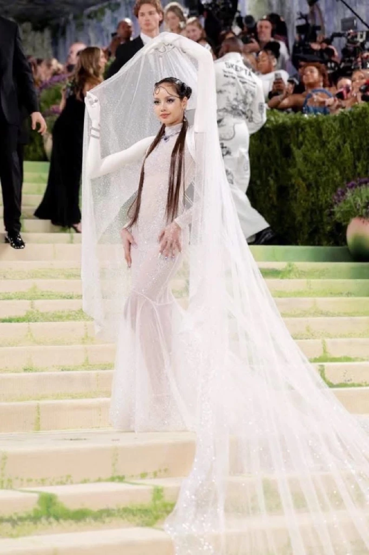 ‘ลิซ่า- ป่าน ณิชาภัทร’ เขย่าพรมแดง Met Gala 2026 ดันไทยแลนด์ขึ้นเทรนด์โลก!