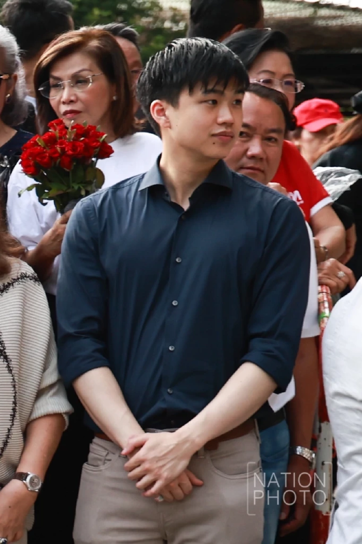 ประวัติ "น้องไปป์" หนุ่มหล่อโปรไฟล์ดี ลูกแม่ "ยิ่งลักษณ์" หลาน "ลุงทักษิณ"