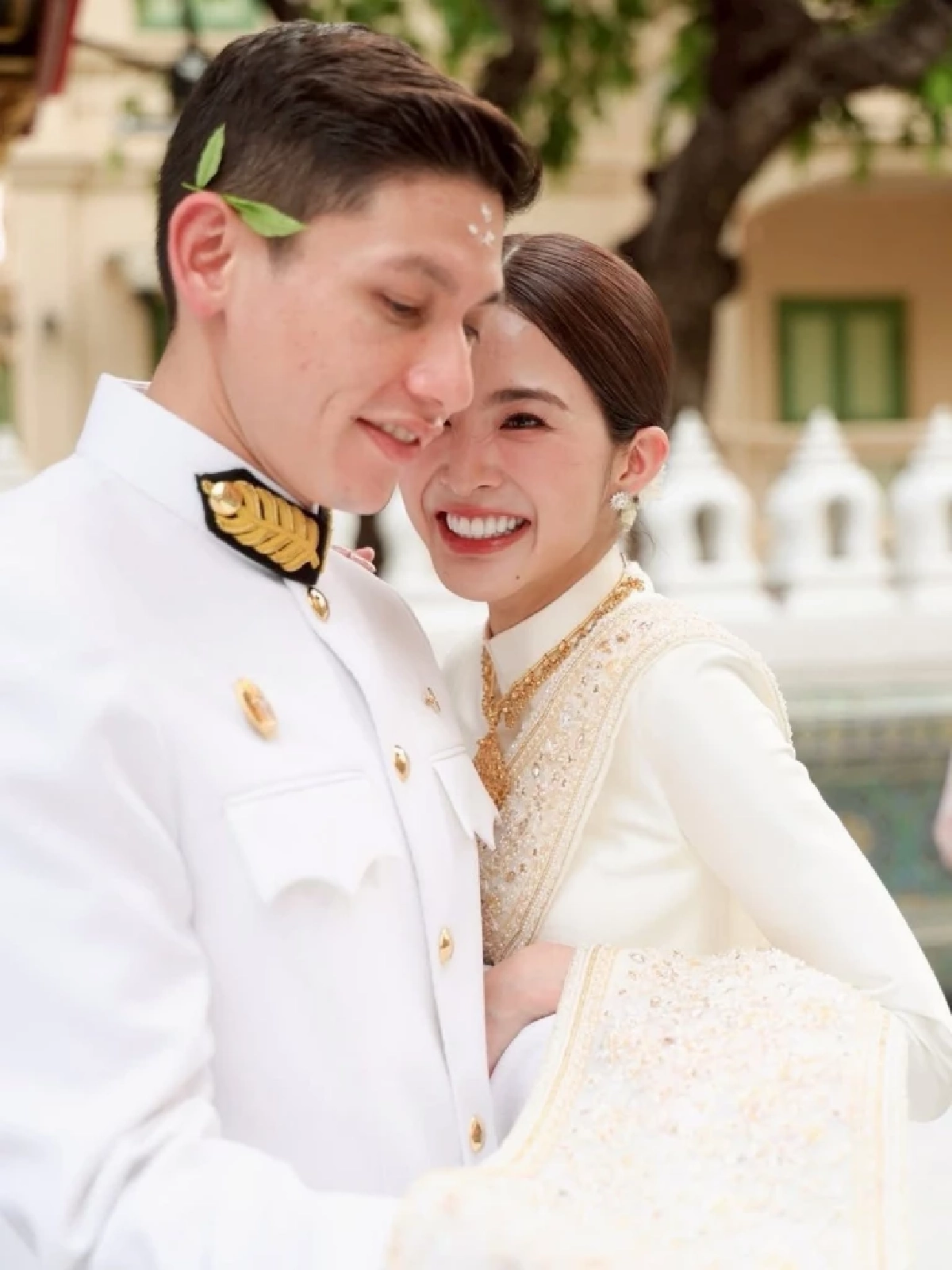 ‘พาย สก๊อต’ ปิดโปรไฟล์หนี? เปิดประวัติทายาทสิงห์หมื่นล้าน สามี ‘มายด์ ลภัสลัล’