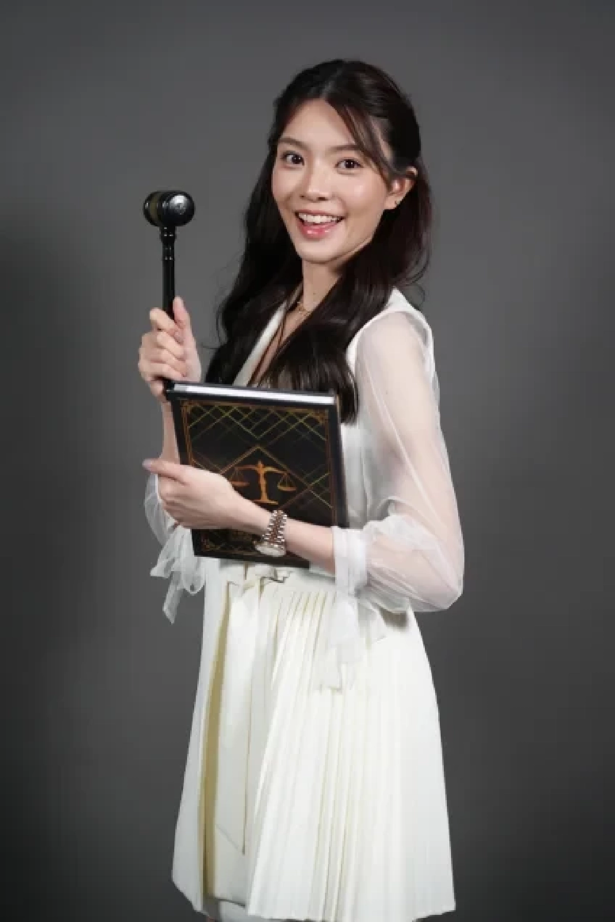 เปิดวาร์ป "ทนายบุญ นภัทร" สาวสวยโปรไฟล์ปัง ร่วมงานช่อง 3 ถูกจับตาฮือฮา