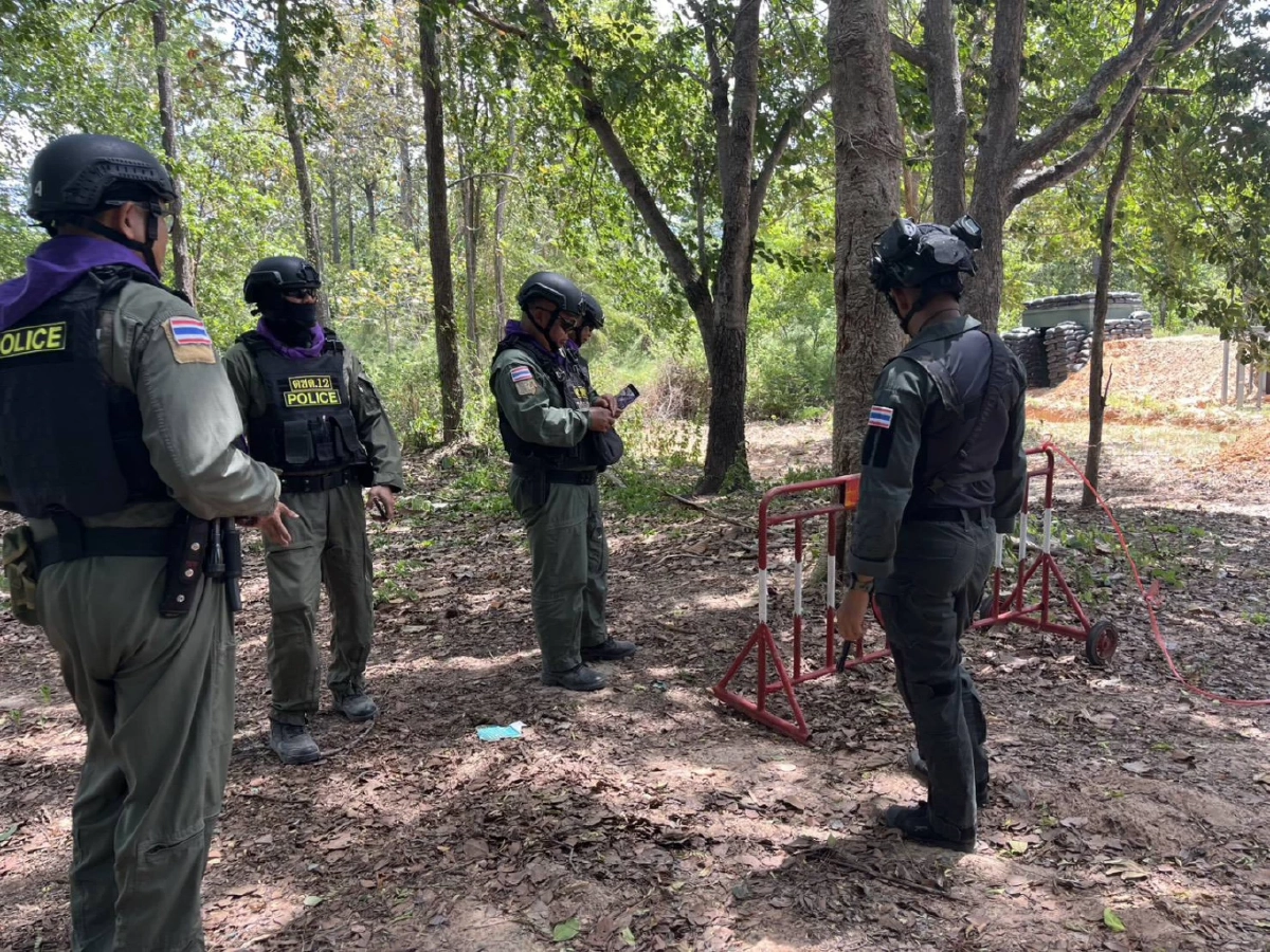 ระทึกชายแดนสระแก้ว พบลูกระเบิดขว้าง ซุกหน้าจุดตรวจตาพระยา