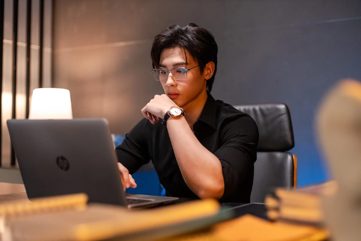 ดาเมจแรง "ท็อปแท็ป จารุกิต" แจ้งเกิดเต็มตัว ผู้อำนวยการสายเปย์สุดหล่อ