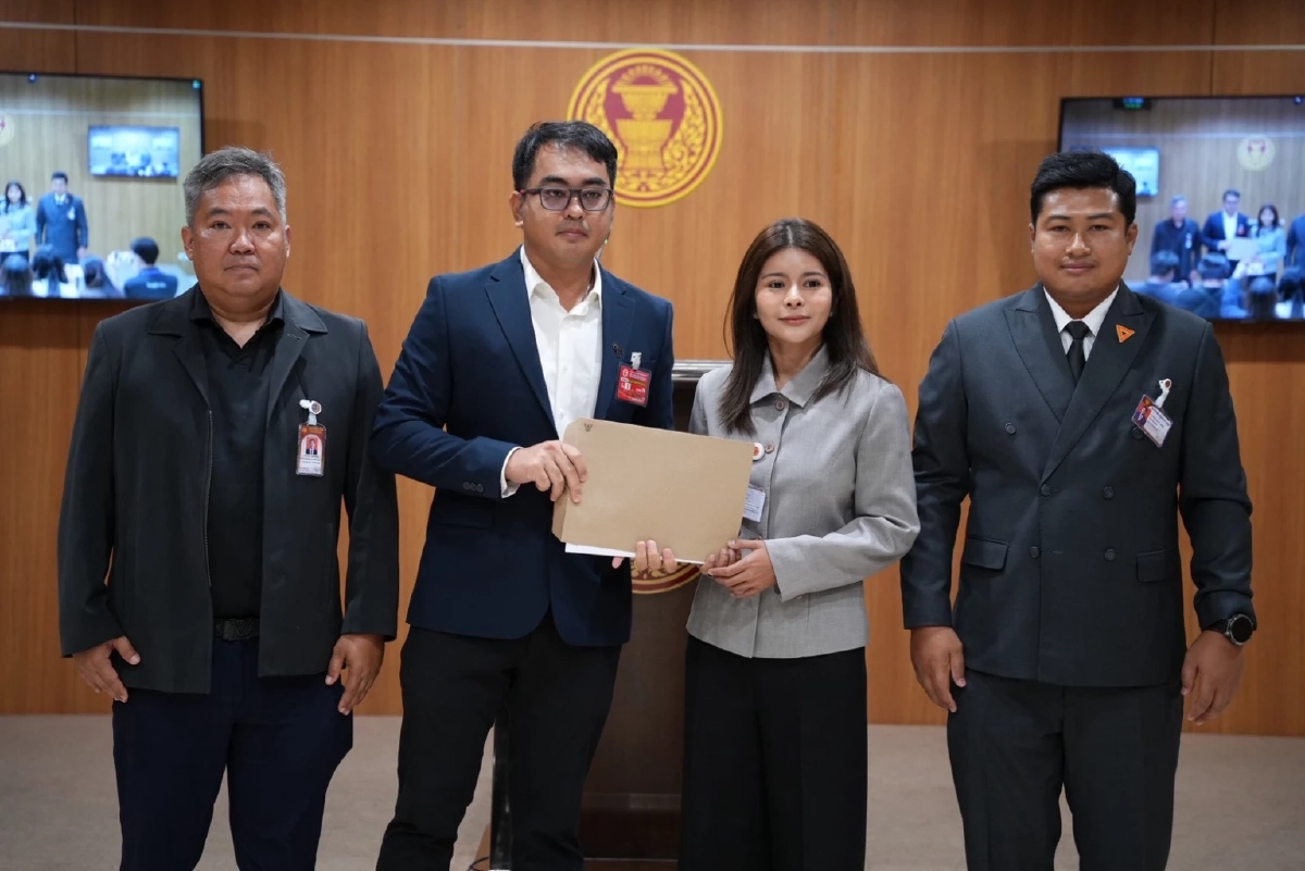 ปชน. แฉย้าย บิ๊ก ขรก. ภูเก็ต แค่ละคร! แฉแผนระบอบน้ำเงินเตรียมฮุบอันดามัน