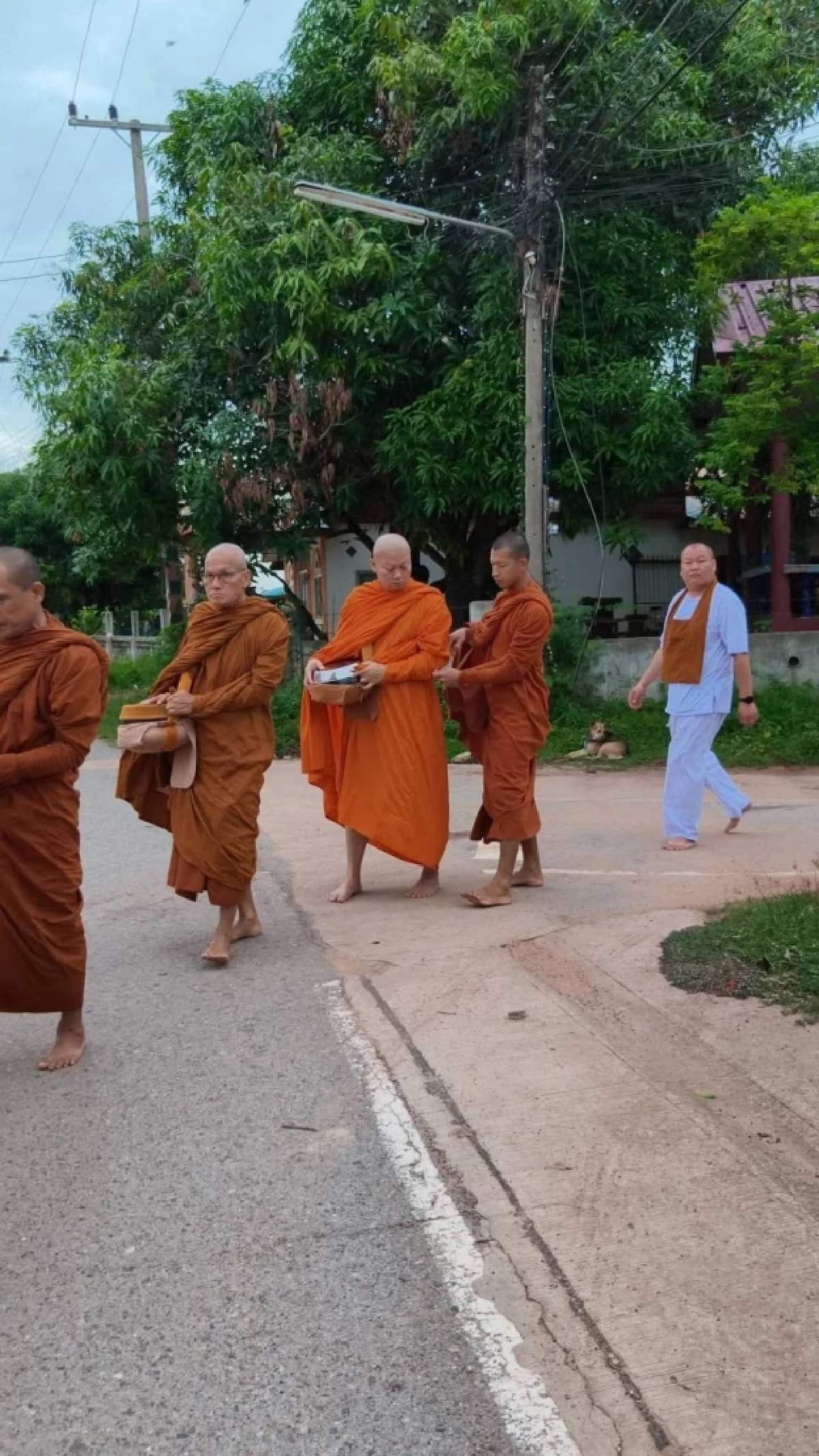 เปิดภาพ "พล.อ.บุญสิน" เข้าพิธีอุปสมบท ตั้งจิตศึกษาธรรม 1 พรรษา อุทิศกุศลให้ผู้สูญเสียเหตุไทย-เขมร