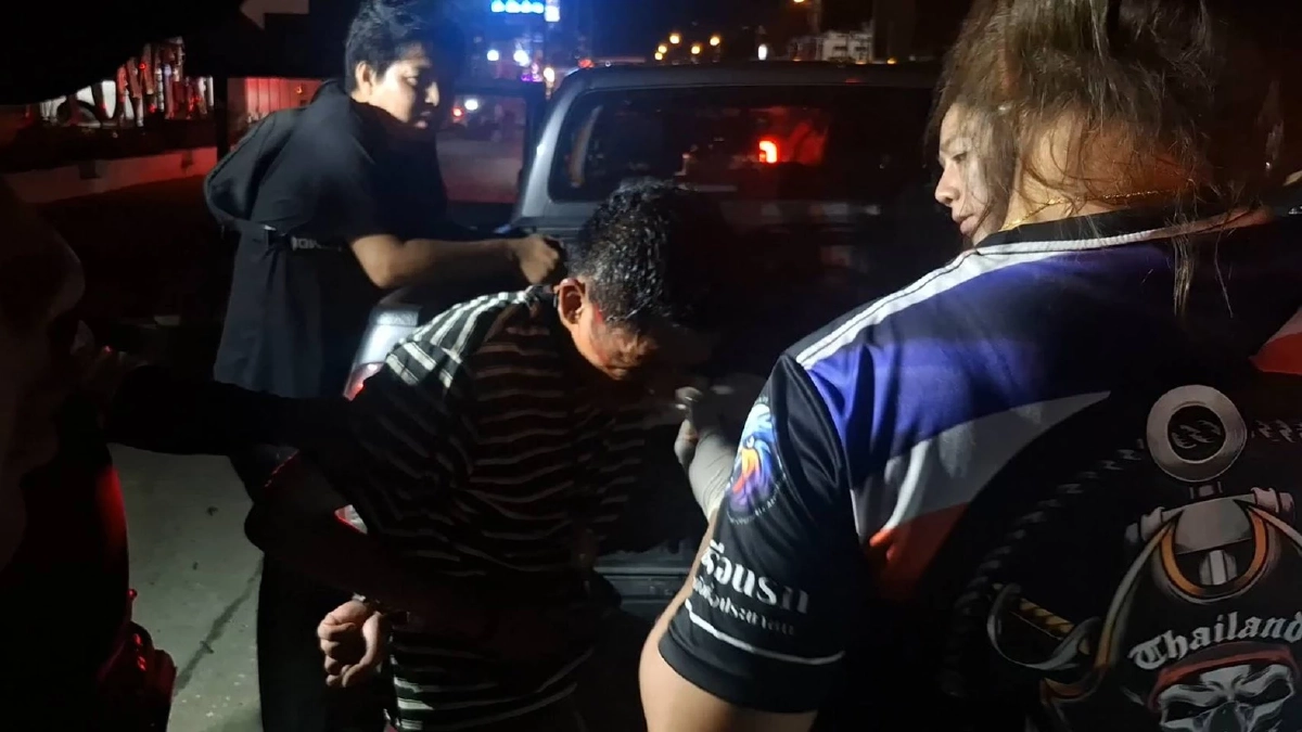 แฝงตัวเป็นผู้บาดเจ็บ แอบขโมยรถเบนซ์หนี หวังส่งขายลาวตามใบสั่ง