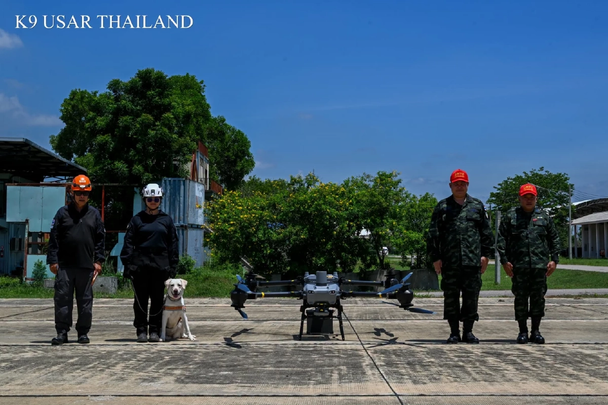 ‘K9’ สีนวล โชว์สกิลฝึกซ้อมร่วมโดรนกู้ภัย แต่ความน่ารักแย่งซีนเต็มเฟรม