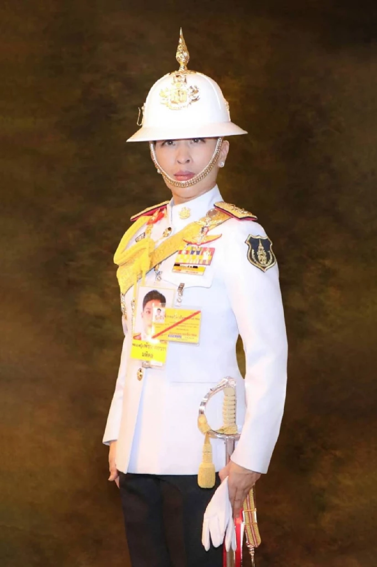 พระบรมราชโองการ โปรดเกล้าฯ สถาปนาพระเกียรติยศ 'องค์ภา'