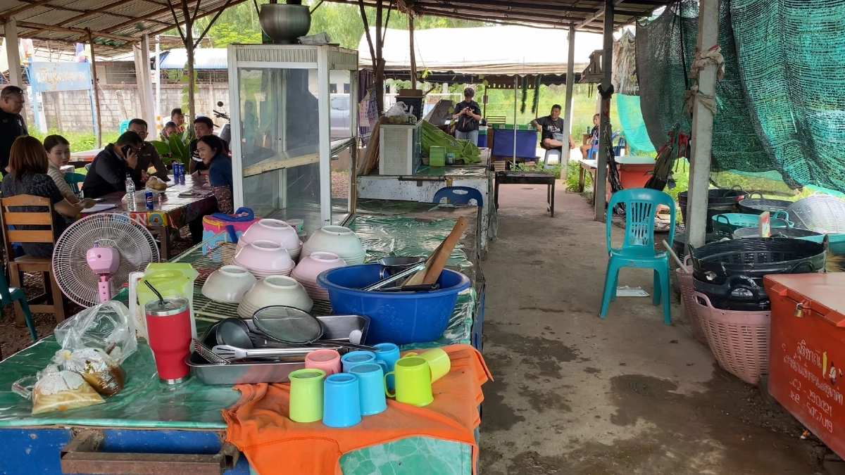 ส่งตรวจผงสีขาว หลัง “แม่ค้า” เทปรุงน้ำซุปก๋วยเตี๋ยว หามส่ง รพ. นับ 10 ราย