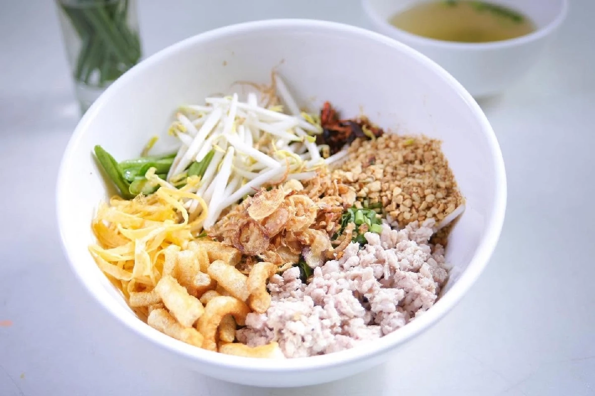ชวนไปกิน “เตี๋ยวในสวน”  ก๋วยเตี๋ยวเมืองตาก สูตรลับบ้านจอมพลถนอม