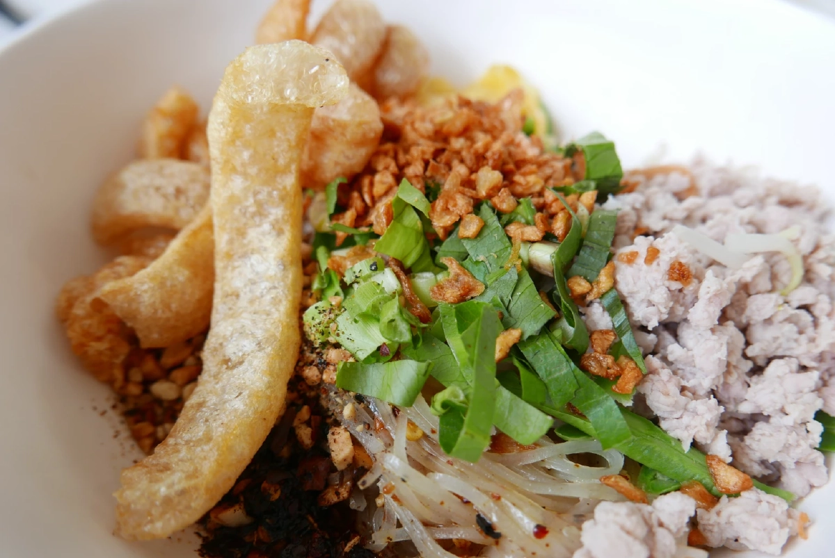 ชวนไปกิน “เตี๋ยวในสวน”  ก๋วยเตี๋ยวเมืองตาก สูตรลับบ้านจอมพลถนอม