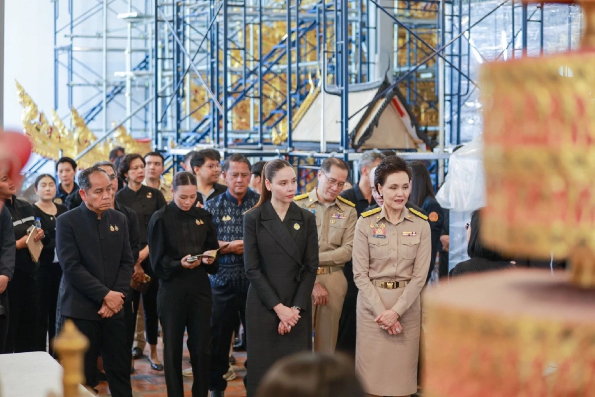 'รองนายกฯ' ลงพื้นที่สนามหลวง ติดตามความคืบหน้าสร้างพระเมรุมาศฯ