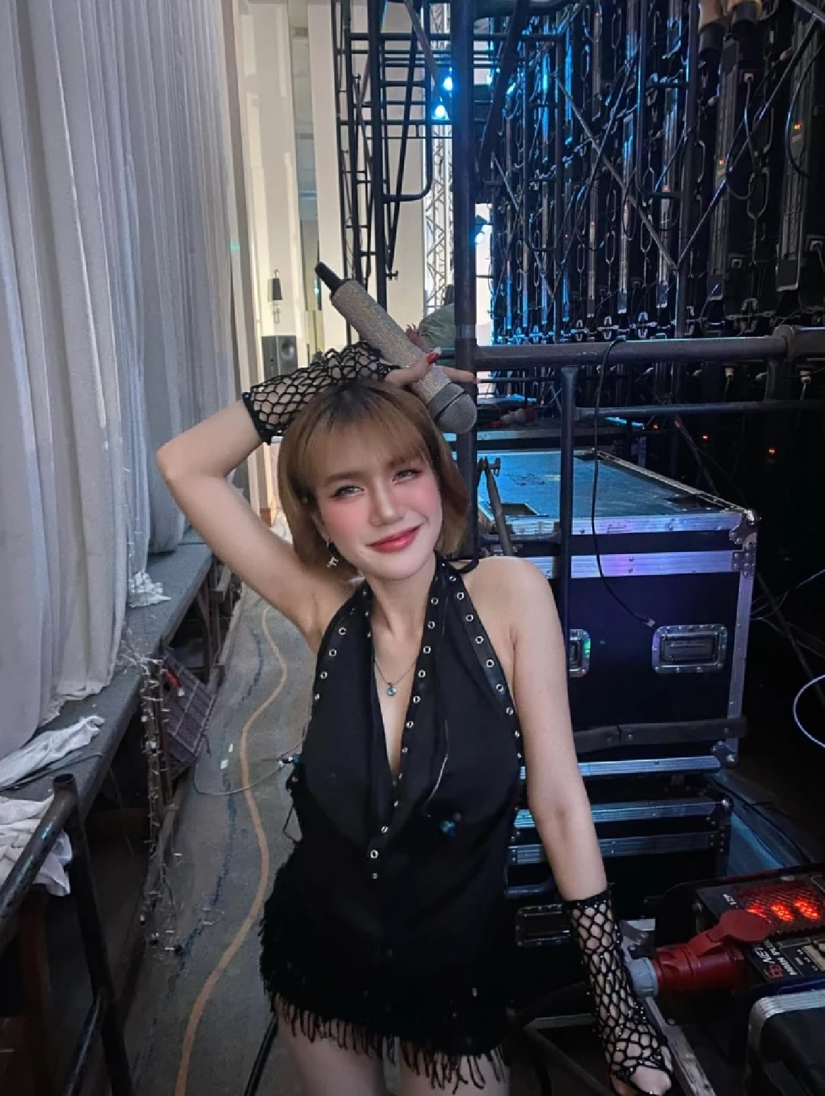 เปิดวาร์ป 'ฟาริดา' สาวสวยปริศนา อายุแค่นี้เอง เธอคือใคร? ปมดราม่านักร้องหนุ่ม