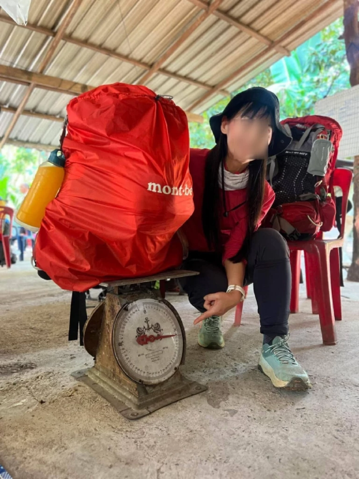 กู้ร่าง นทท. หลงป่า ลื่นตกผา เป้หนักกดๆ ติดซอกหิน ไกด์ ช็อก! ล้มฟุบ เร่งส่ง รพ.
