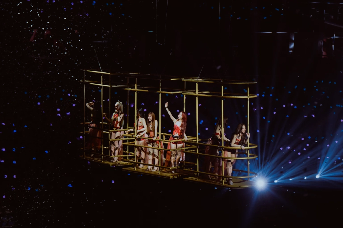 สมศักดิ์ศรี เกิร์ลกรุ๊ปแห่งยุค! พาส่องความสำเร็จ “4EVE UNCHAINED CONCERT”