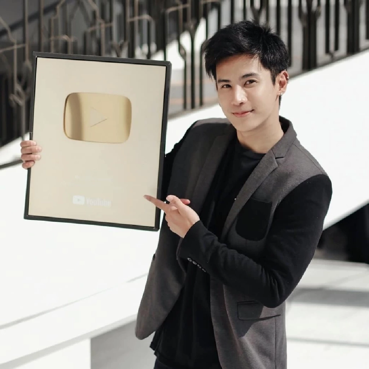 รู้จัก "อู๋จุน ยูทูบเบอร์"ชื่อดัง คนบันเทิง มากความสามารถร้องว้าว!