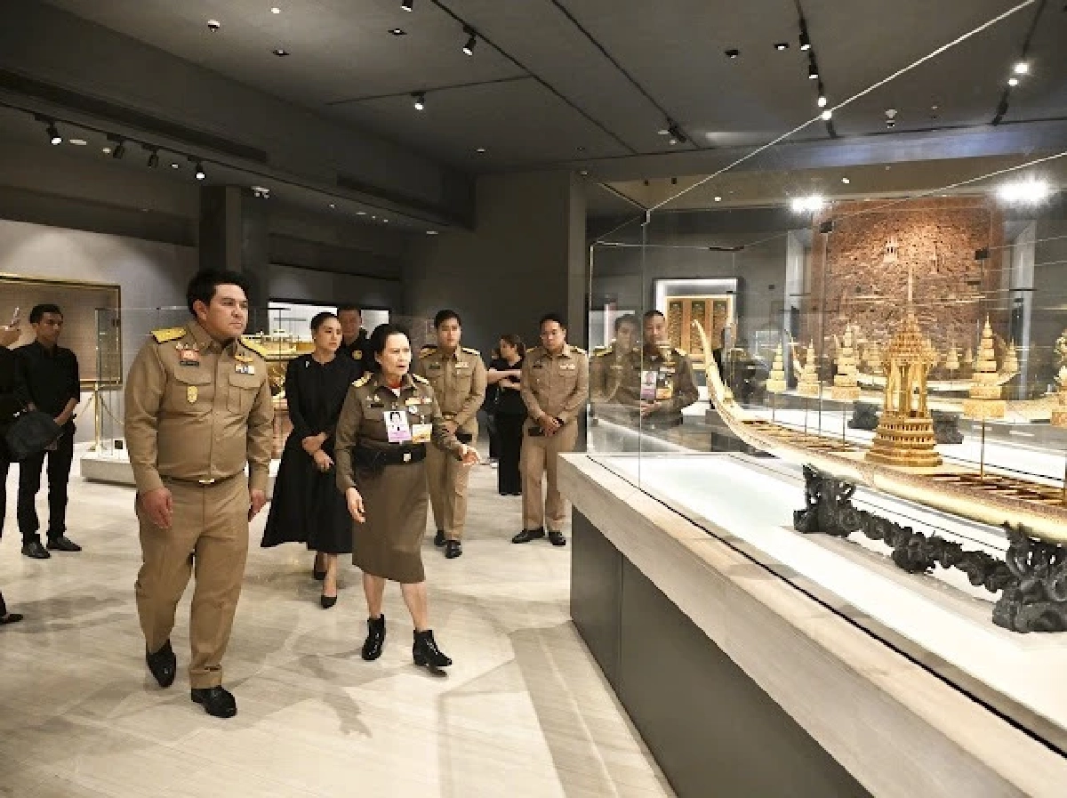 รมว.ท่องเที่ยวฯ เยือนศูนย์ศิลปาชีพเกาะเกิด สืบสานพระราชปณิธาน "พระพันปีหลวง"