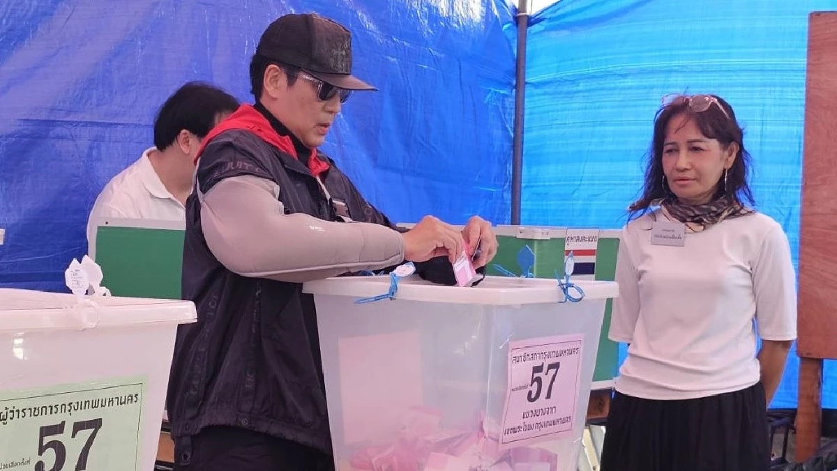 เผยสาเหตุ "เบิร์ด ธงไชย" ใส่เฝือก ไปใช้สิทธิ์เลือกตั้งผู้ว่าฯ เป็นอะไร?