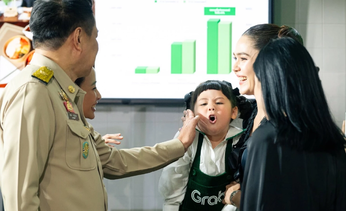 "ชมพู่ อารยา" ตอบแบบนี้หลัง "น้องเกล" ช็อตฟีลไม่ให้ "นายกฯ อนุทิน" อุ้ม