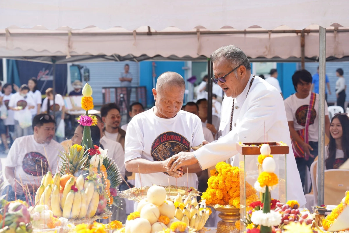 บวงสรวง 'เสือหอน มังกรหาว' รวมตำนานตลกคาเฟ่ คืนจอใหญ่สุดยิ่งใหญ่